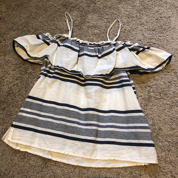 Like New Splendid off the shoulder top - Picture 3 of 4